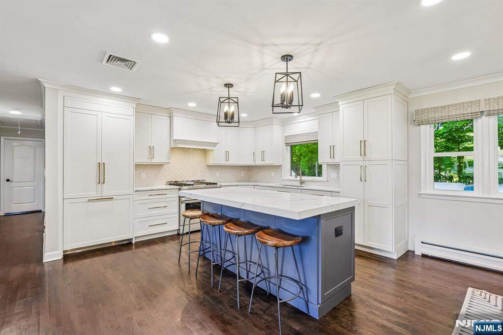 4 Bedroom Single Family Home/House's Image 10