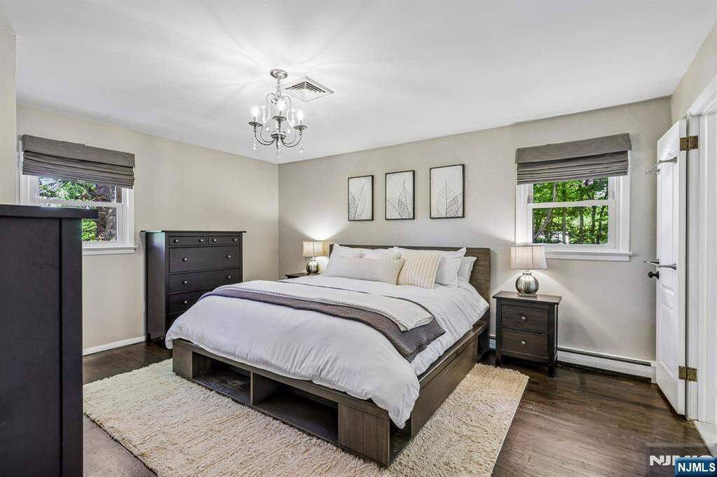4 Bedroom Single Family Home/House's Image 15