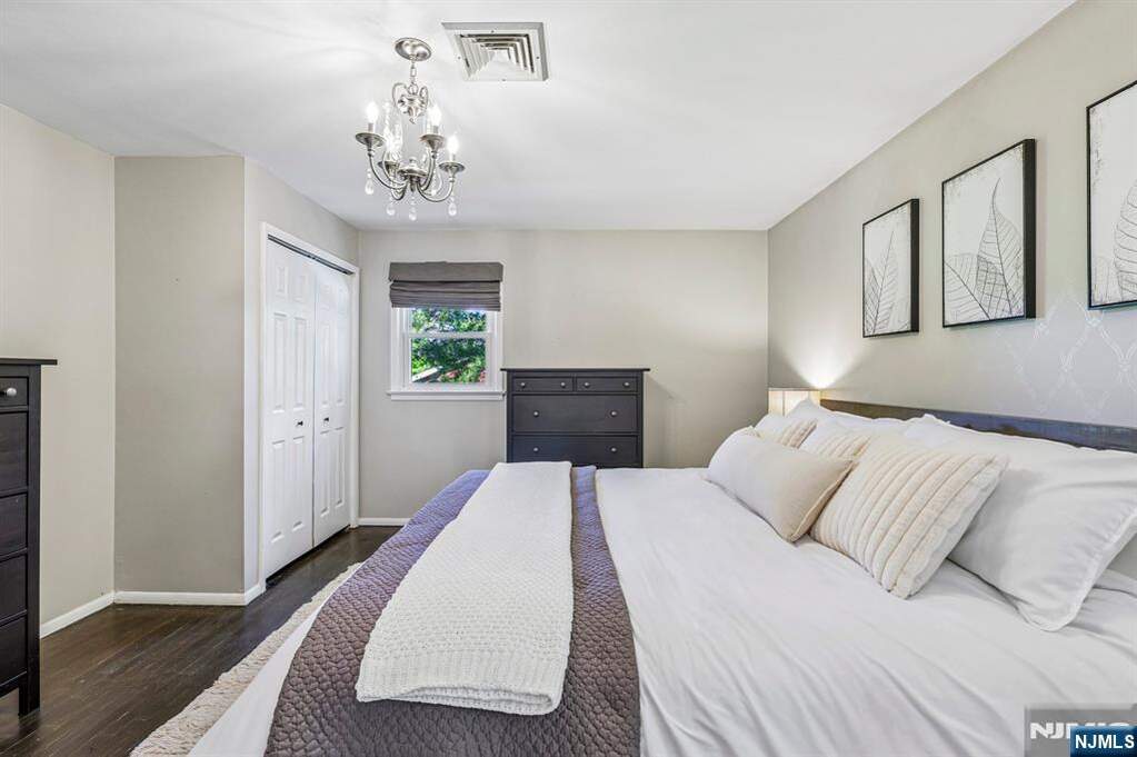 4 Bedroom Single Family Home/House's Image 16