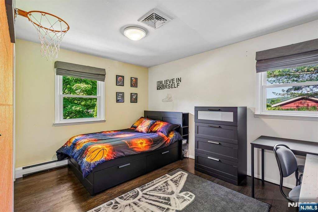 4 Bedroom Single Family Home/House's Image 21