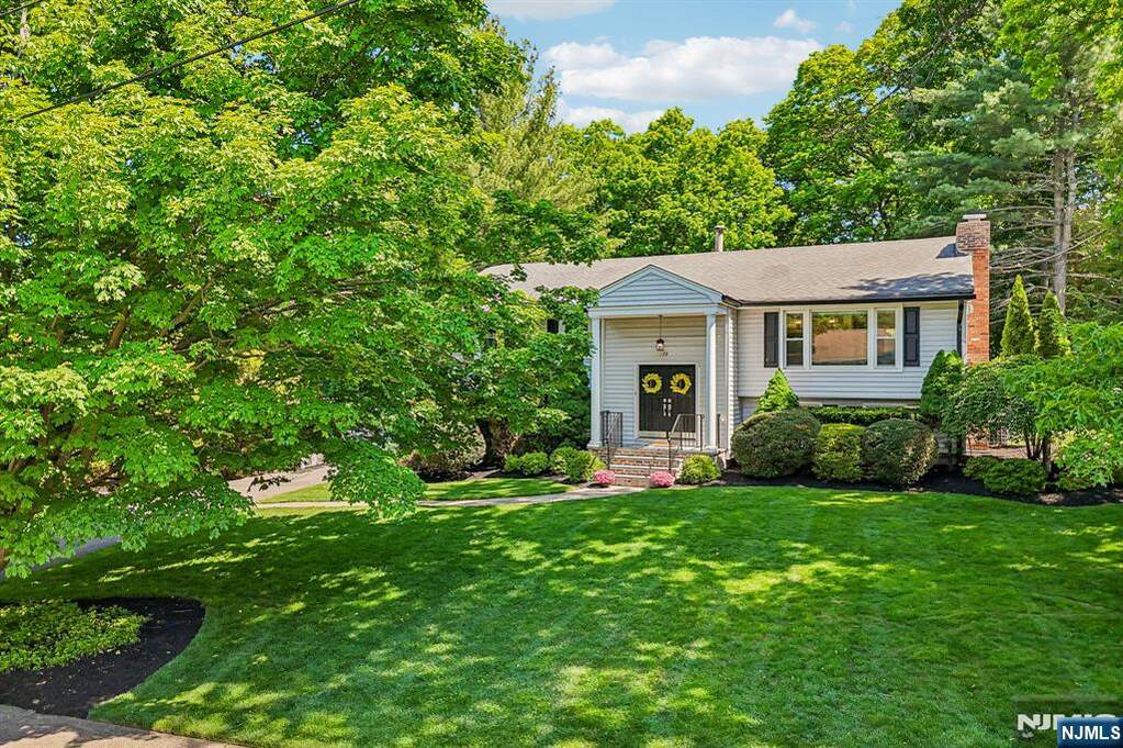 4 Bedroom Single Family Home/House's Image 28