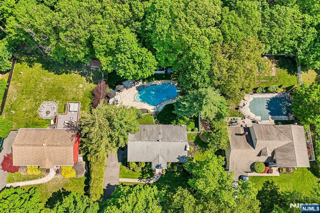 4 Bedroom Single Family Home/House's Image 29