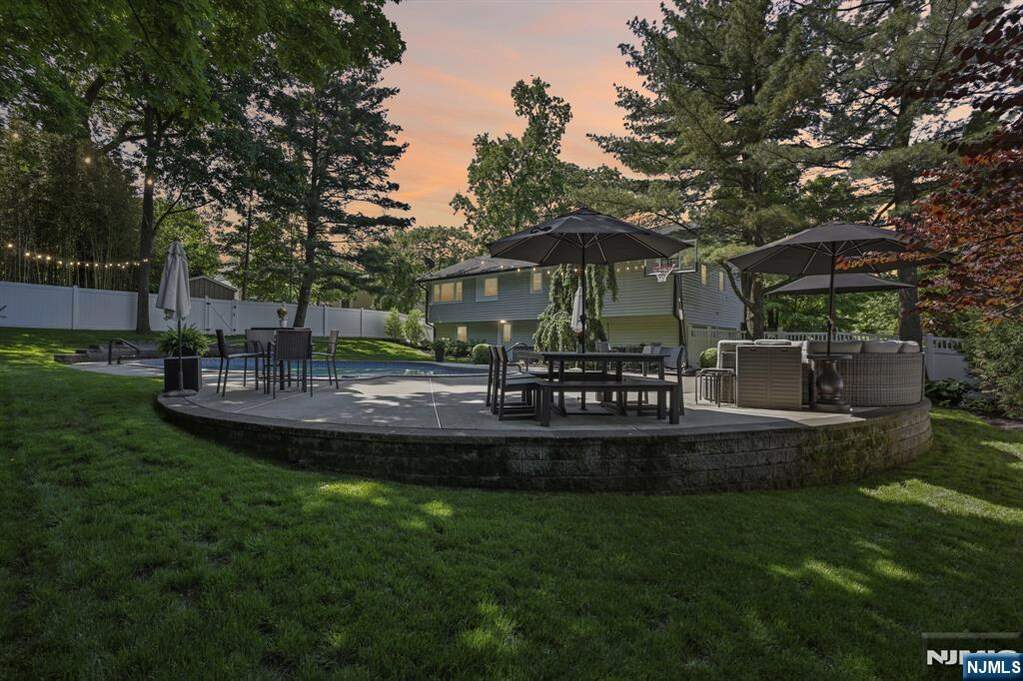 4 Bedroom Single Family Home/House's Image 30