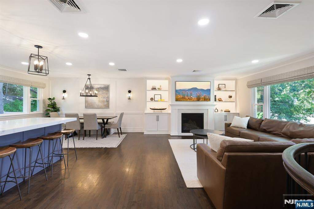 4 Bedroom Single Family Home/House's Image 6