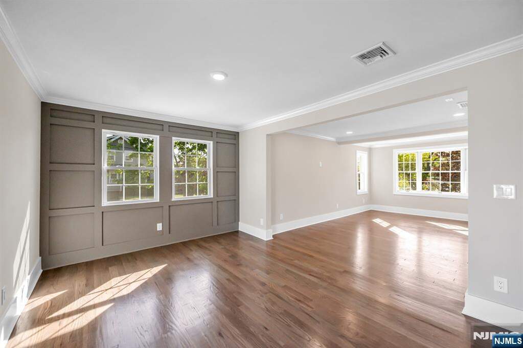 3 Bedroom Single Family Home/House's Image 8
