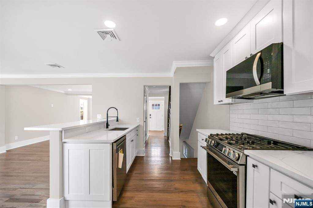 3 Bedroom Single Family Home/House's Image 10