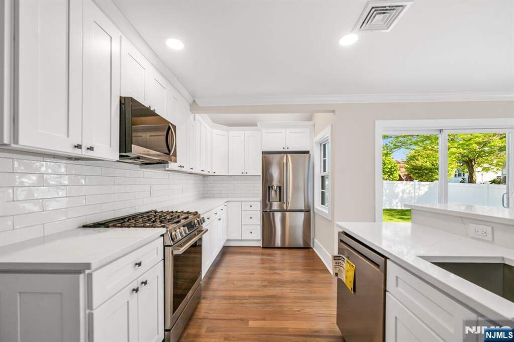 3 Bedroom Single Family Home/House's Image 12