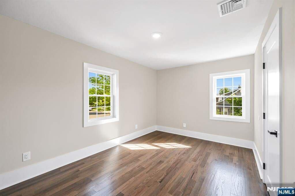 3 Bedroom Single Family Home/House's Image 20
