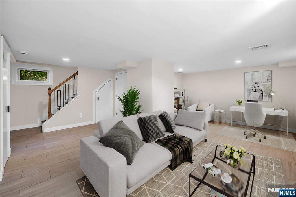 3 Bedroom Single Family Home/House's Image 26