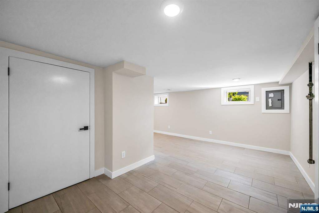 3 Bedroom Single Family Home/House's Image 28