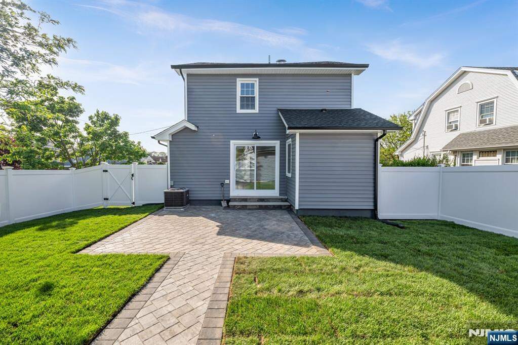 3 Bedroom Single Family Home/House's Image 30