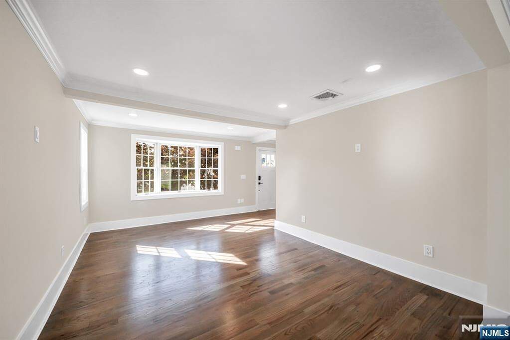 3 Bedroom Single Family Home/House's Image 6