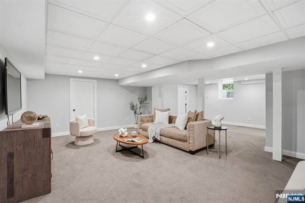 5 Bedroom Single Family Home/House's Image 24