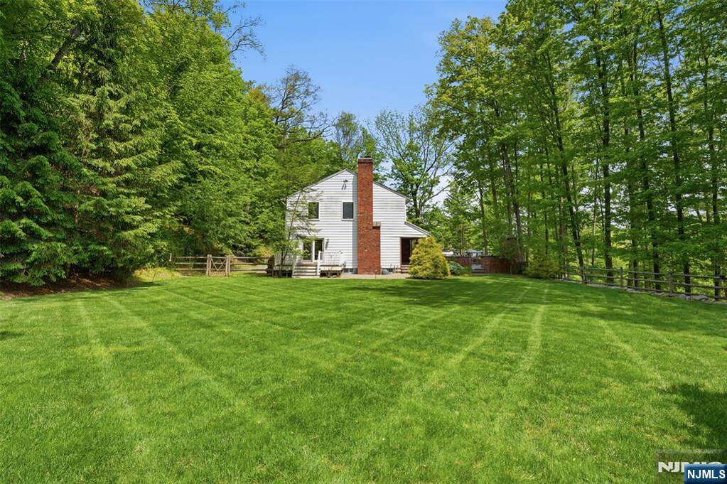 5 Bedroom Single Family Home/House's Image 34