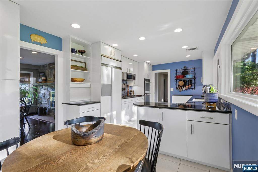4 Bedroom Single Family Home/House's Image 11