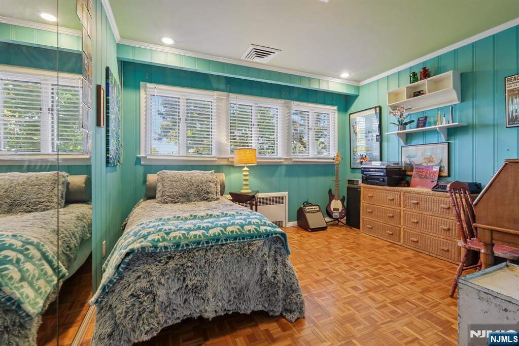 4 Bedroom Single Family Home/House's Image 17