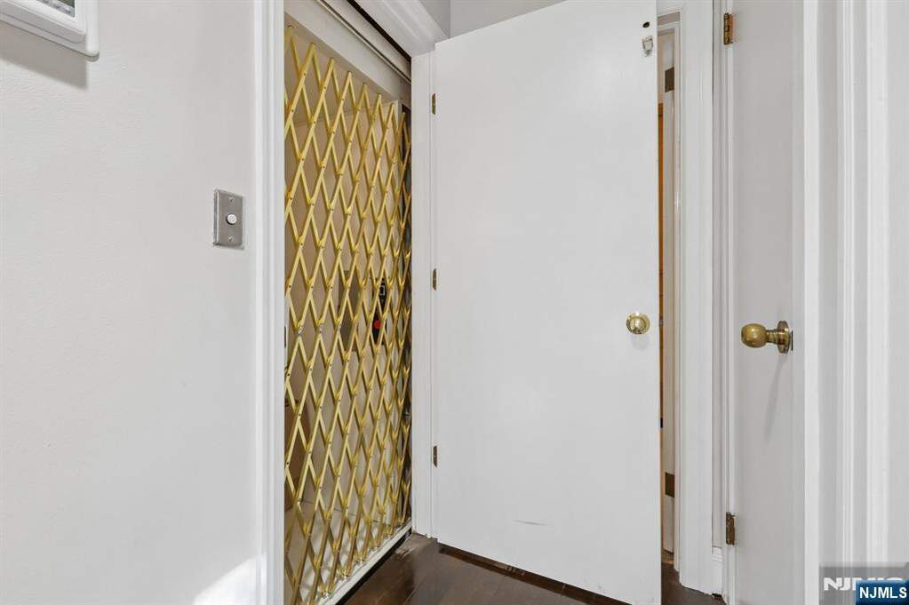 4 Bedroom Single Family Home/House's Image 19