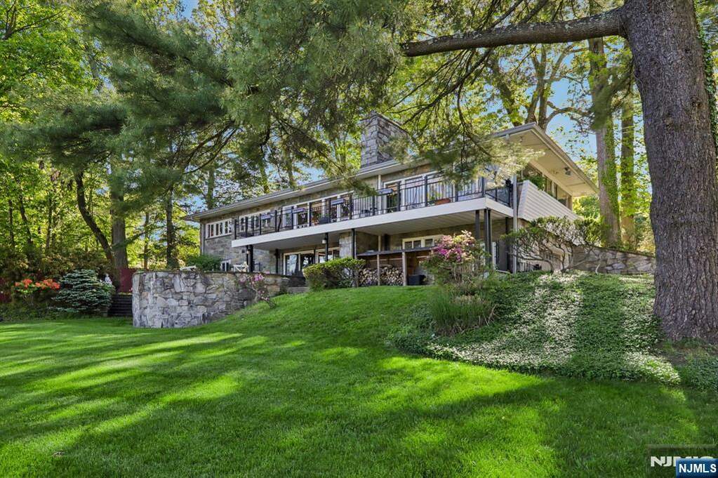 4 Bedroom Single Family Home/House's Image 35