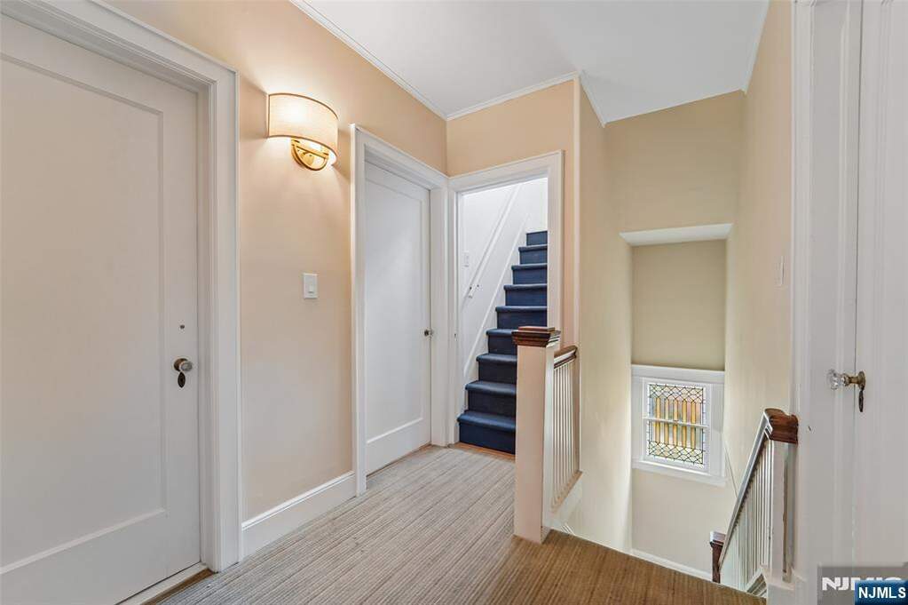 5 Bedroom Single Family Home/House's Image 11