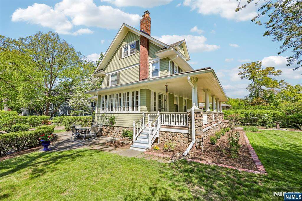 5 Bedroom Single Family Home/House's Image 24