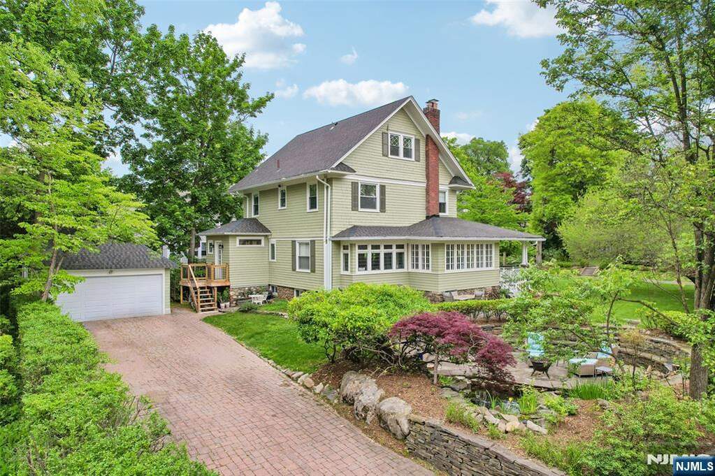5 Bedroom Single Family Home/House's Image 26