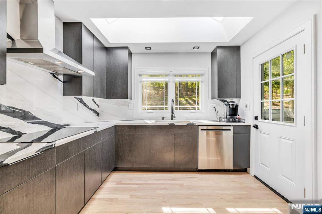 3 Bedroom Single Family Home/House's Image 10