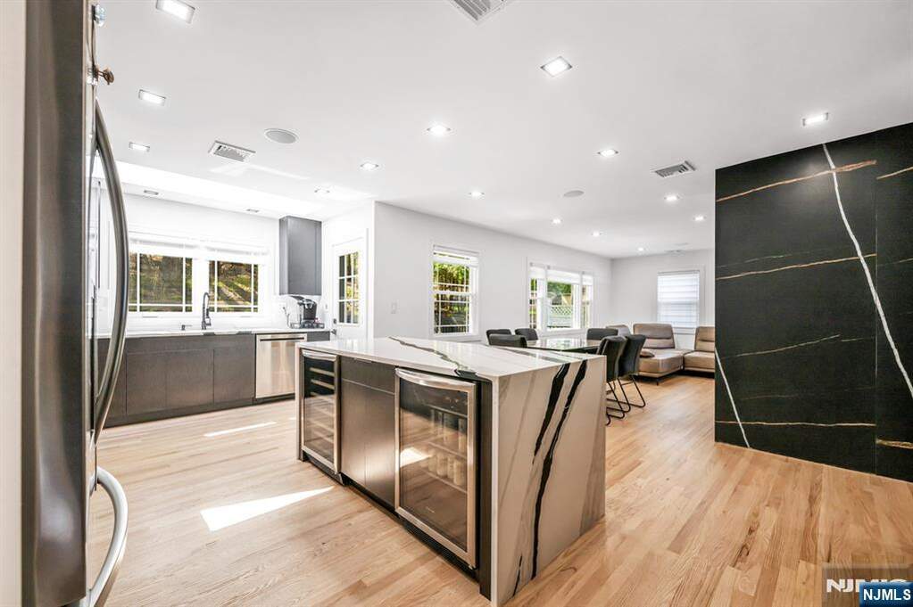 3 Bedroom Single Family Home/House's Image 14