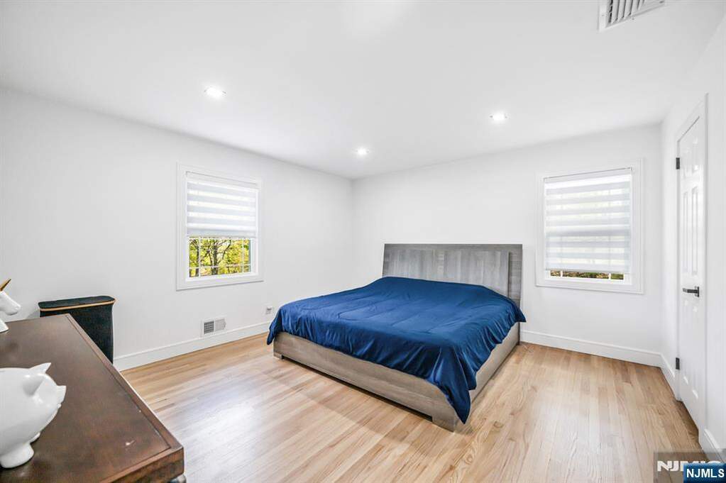 3 Bedroom Single Family Home/House's Image 16
