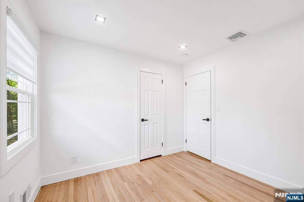 3 Bedroom Single Family Home/House's Image 24