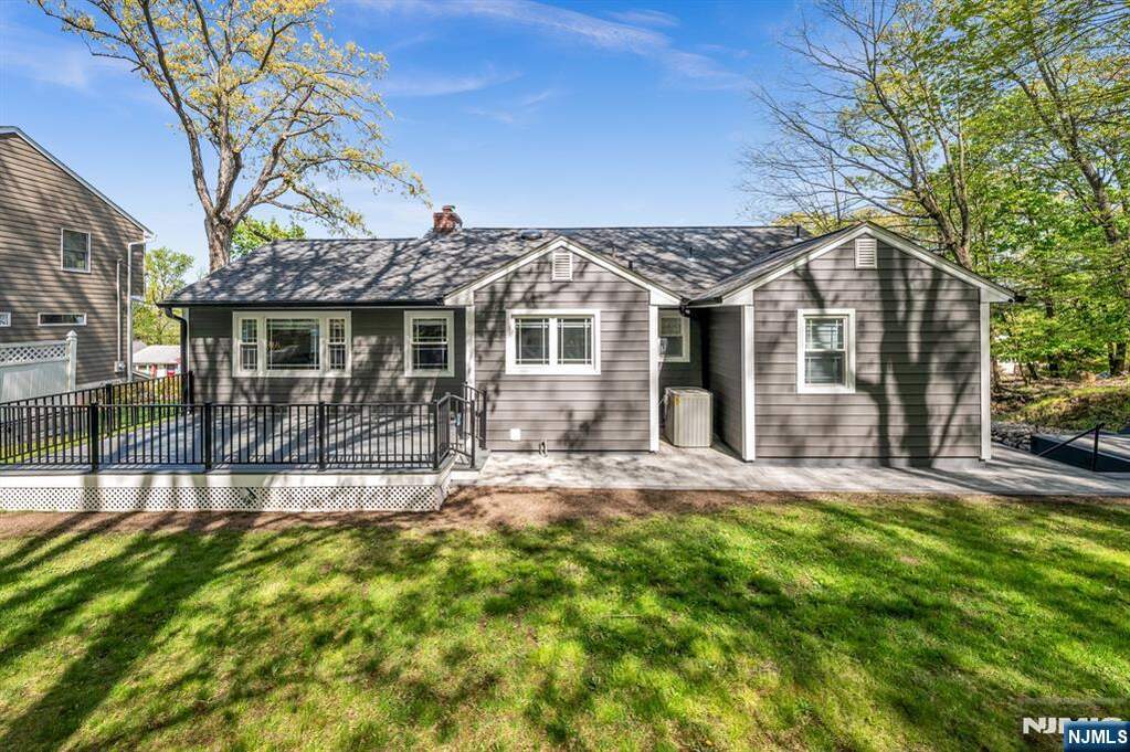 3 Bedroom Single Family Home/House's Image 33