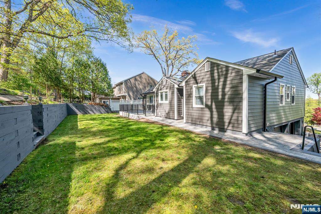 3 Bedroom Single Family Home/House's Image 37