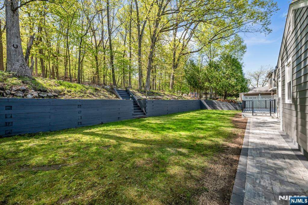 3 Bedroom Single Family Home/House's Image 38