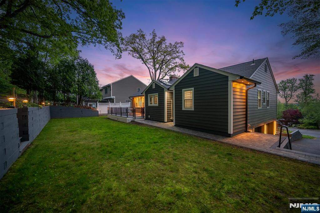3 Bedroom Single Family Home/House's Image 40