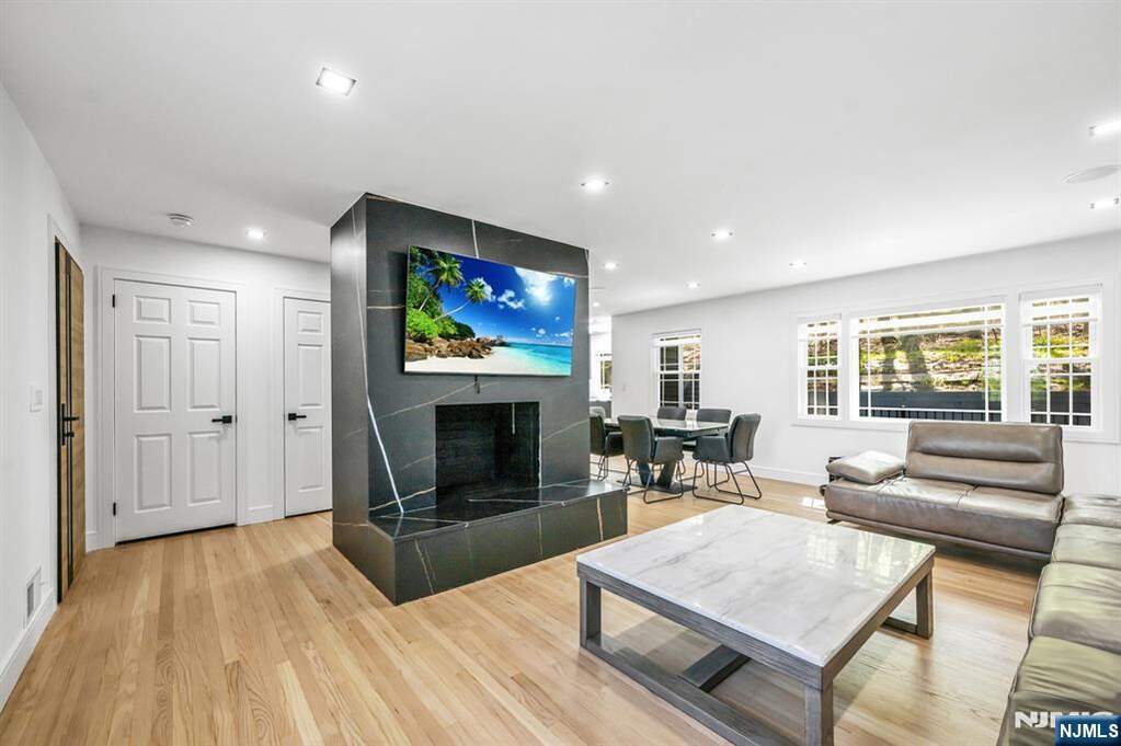 3 Bedroom Single Family Home/House's Image 4