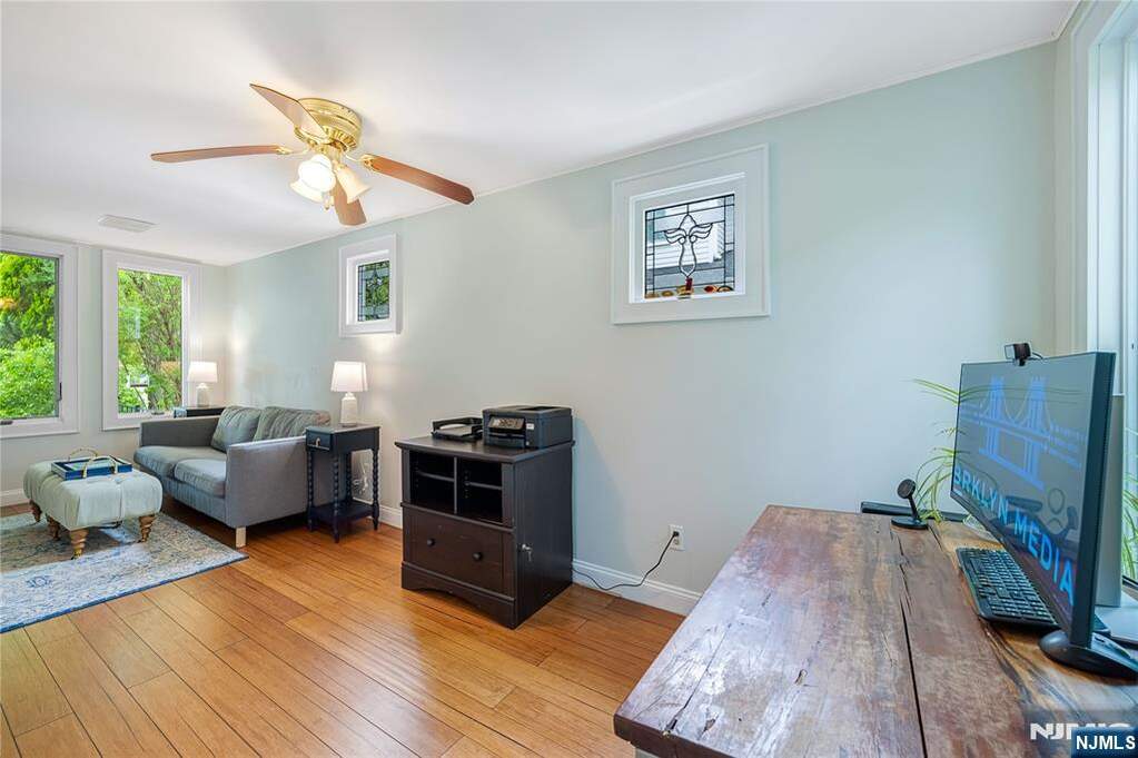 4 Bedroom Single Family Home/House's Image 10