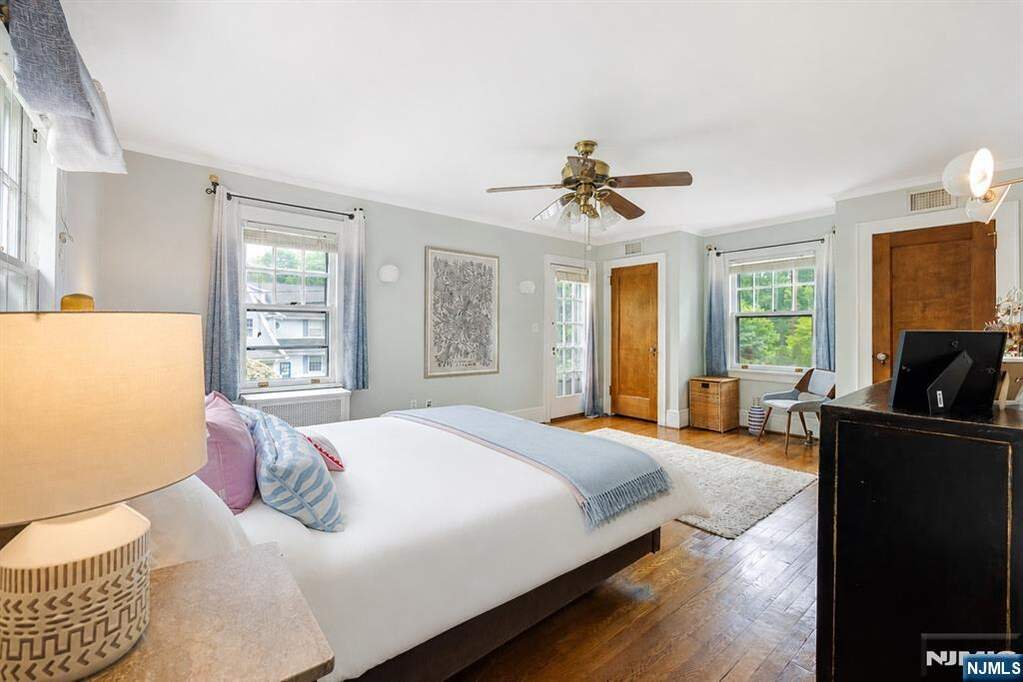 4 Bedroom Single Family Home/House's Image 15