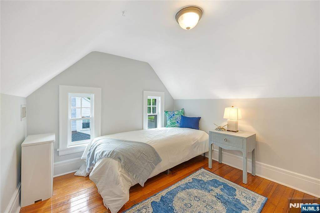 4 Bedroom Single Family Home/House's Image 18