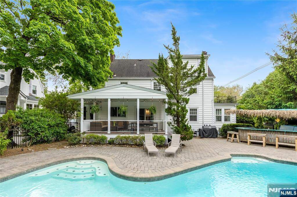 4 Bedroom Single Family Home/House's Image 26