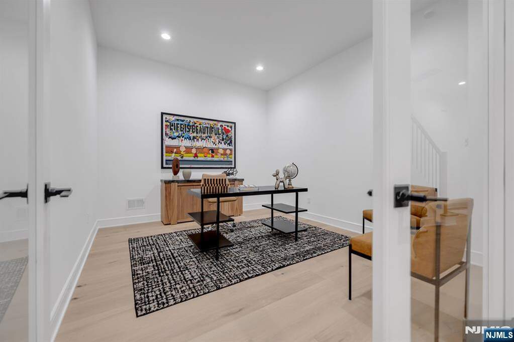 3 Bedroom Villa/Townhouse's Image 12