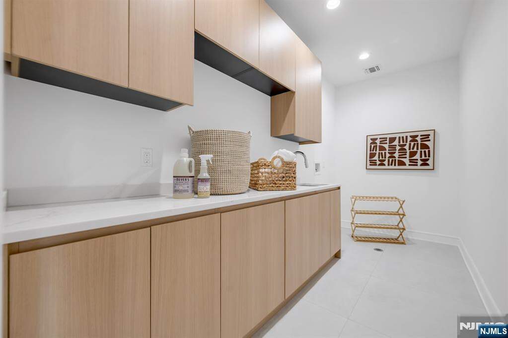 3 Bedroom Villa/Townhouse's Image 33