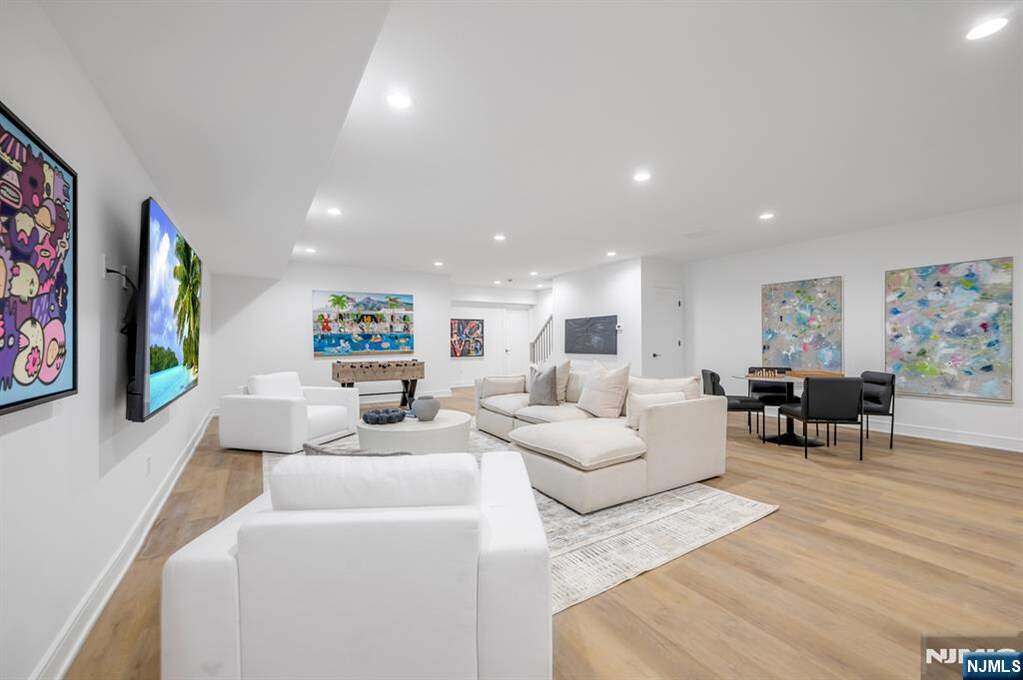 3 Bedroom Villa/Townhouse's Image 35