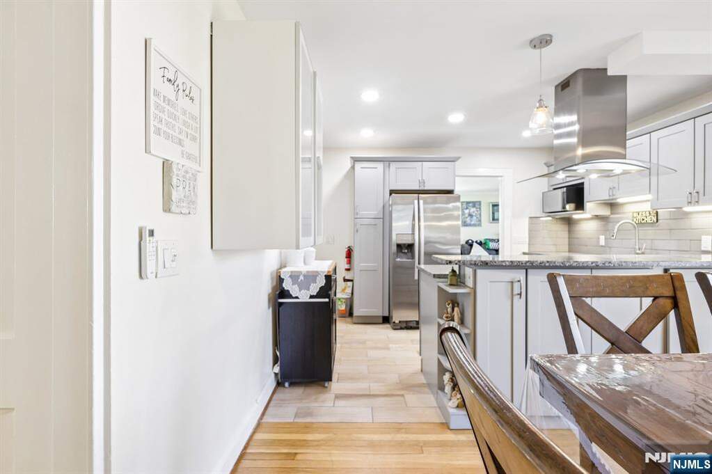 3 Bedroom Single Family Home/House's Image 7