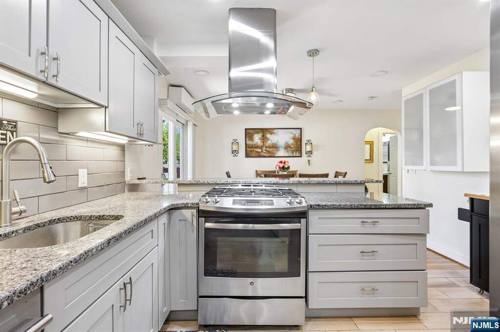 3 Bedroom Single Family Home/House's Image 11