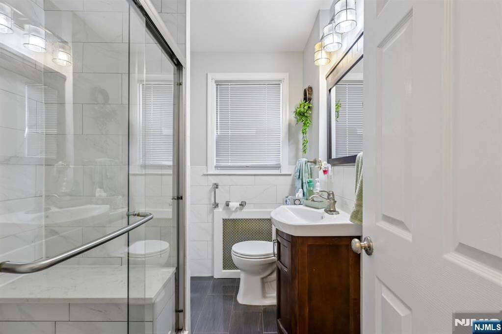 3 Bedroom Single Family Home/House's Image 14