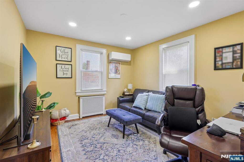3 Bedroom Single Family Home/House's Image 16