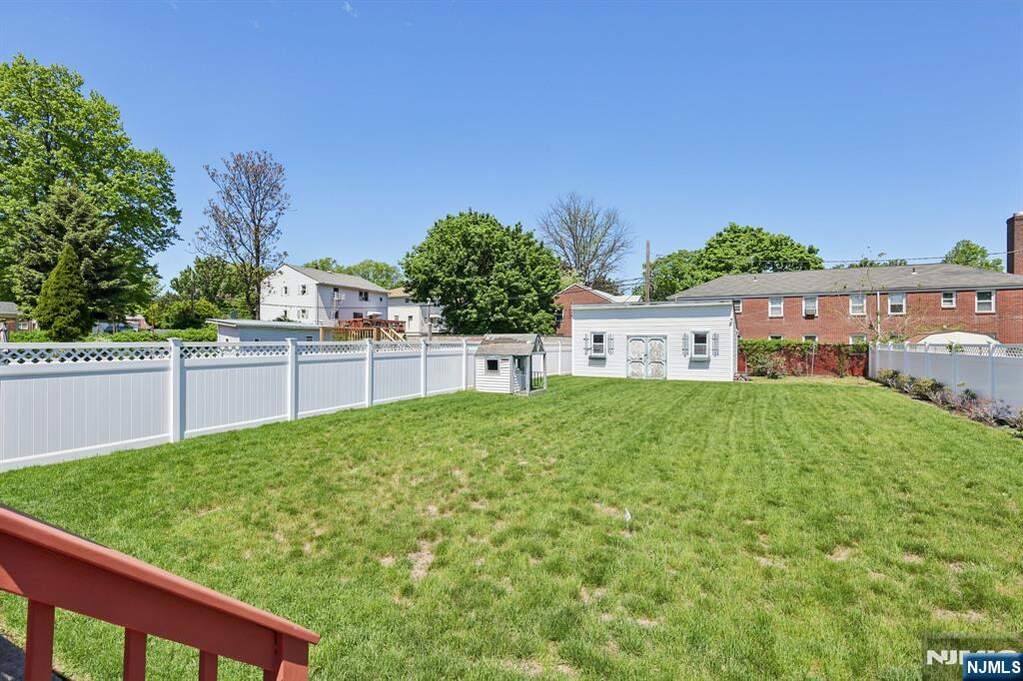 3 Bedroom Single Family Home/House's Image 33