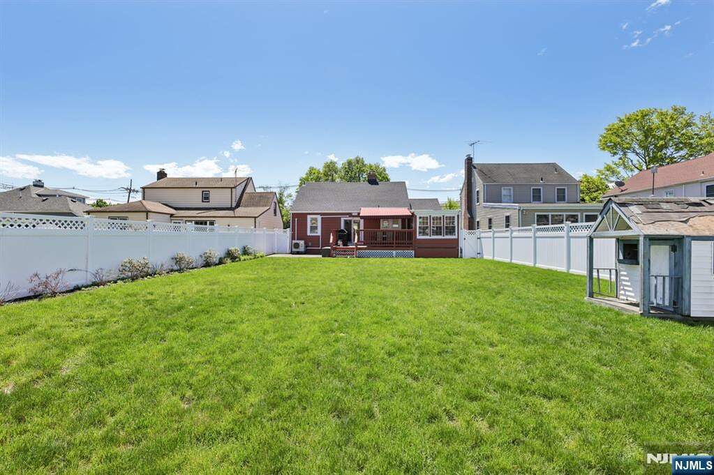 3 Bedroom Single Family Home/House's Image 34