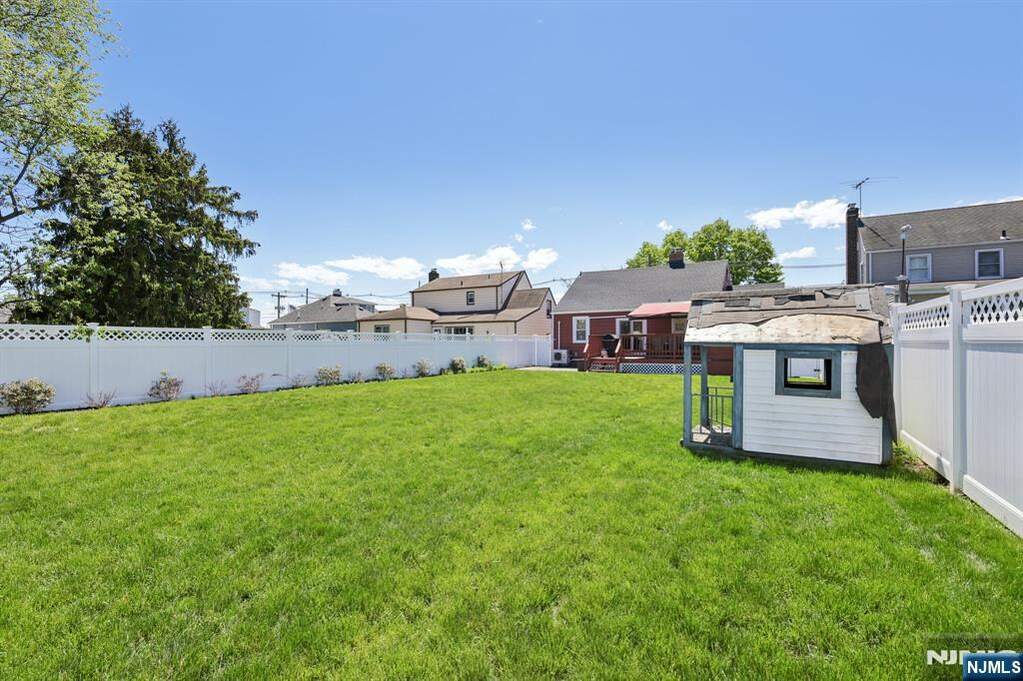 3 Bedroom Single Family Home/House's Image 36