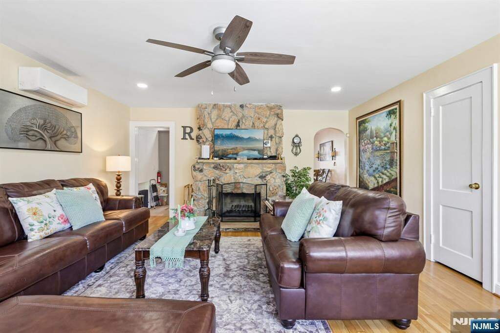 3 Bedroom Single Family Home/House's Image 5