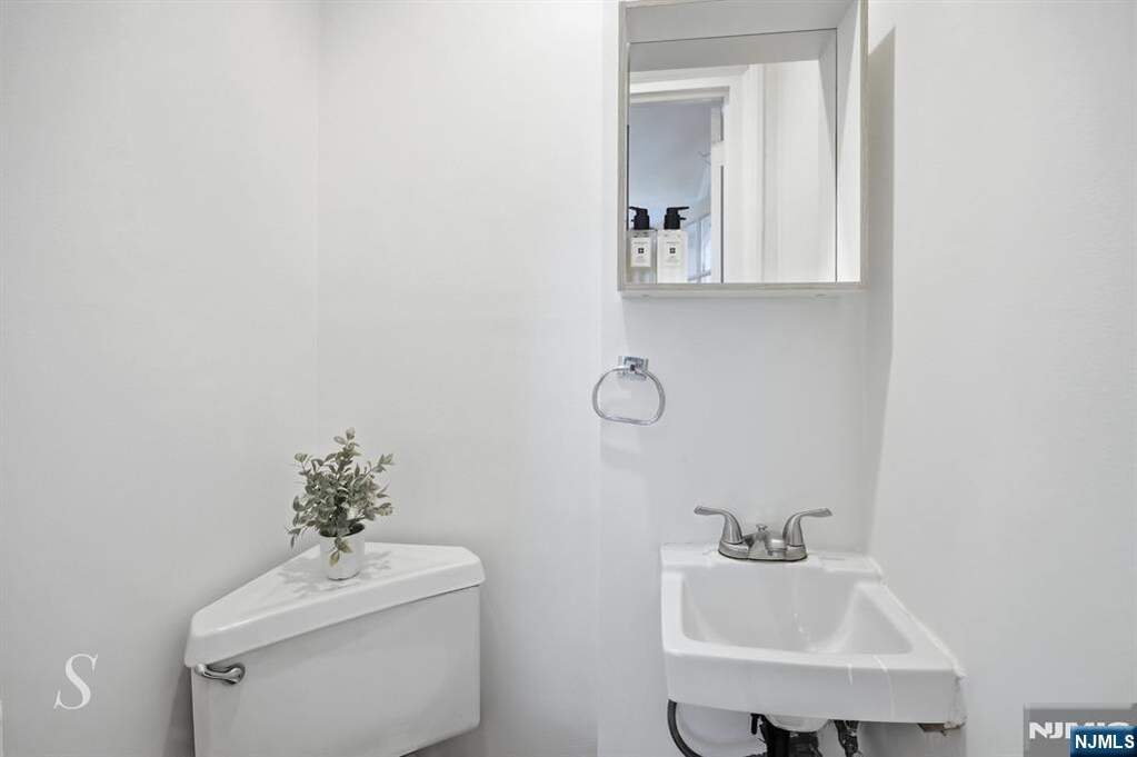 3 Bedroom Single Family Home/House's Image 13